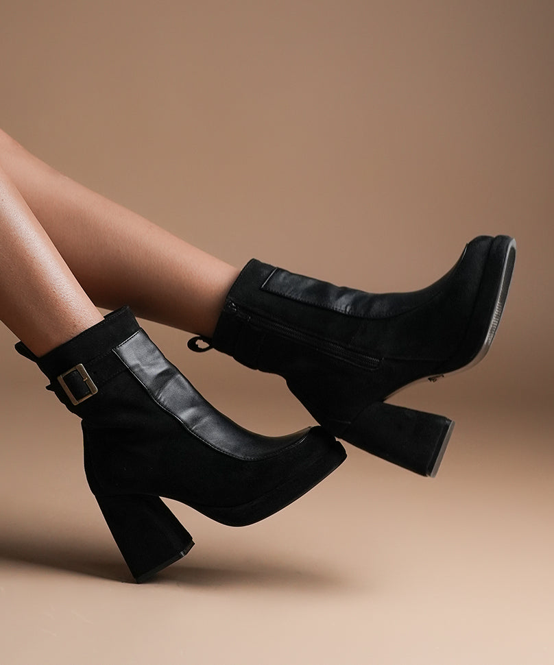 Gaga's Black