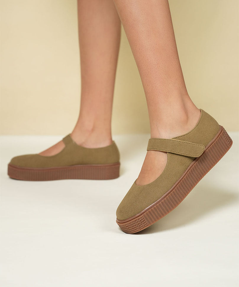 Maru Grass Hopper| Flats by Theater – Theater.xyz