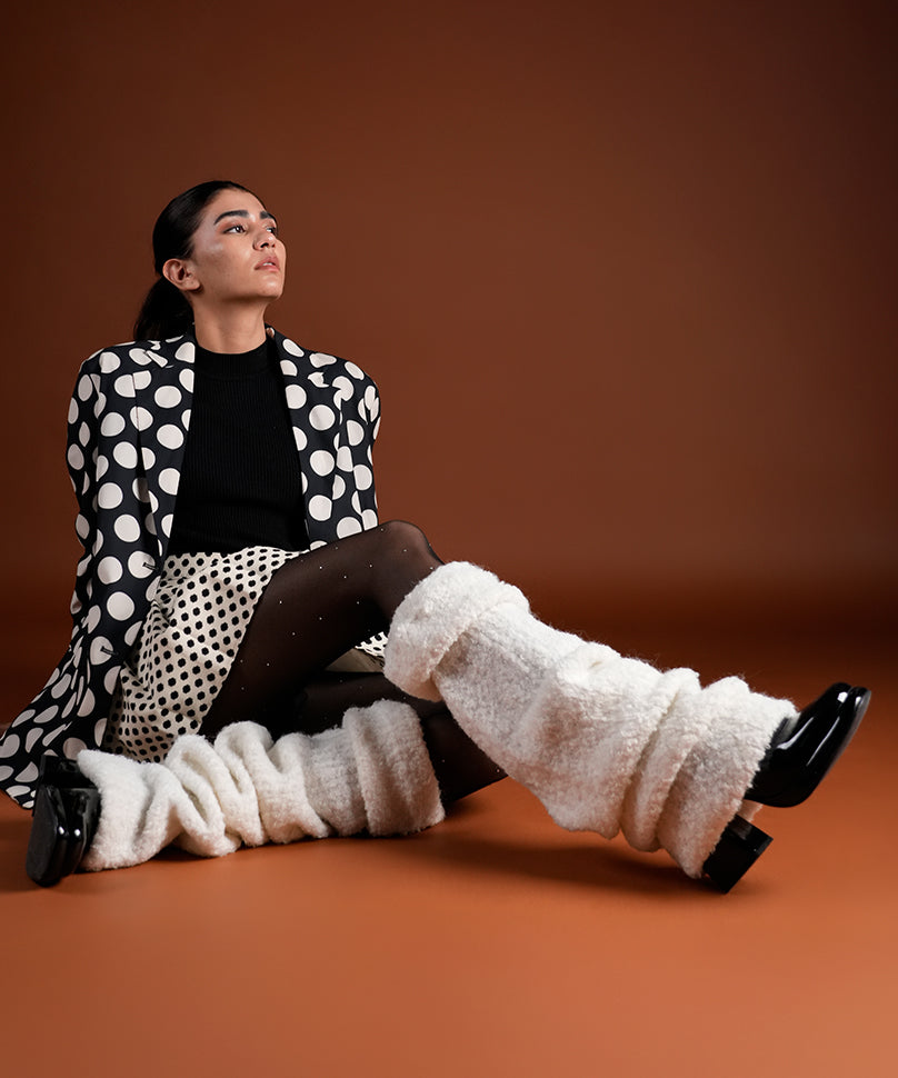 White Plush Leg Warmer – Soft Cloudy Knit – Theater.xyz