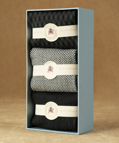 Black Box of 3 Uno