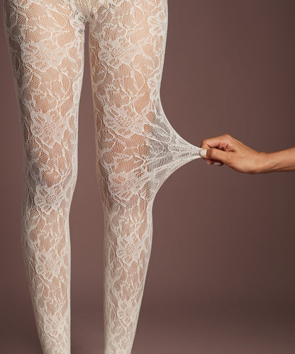 Elizabeth Lace Stockings - White