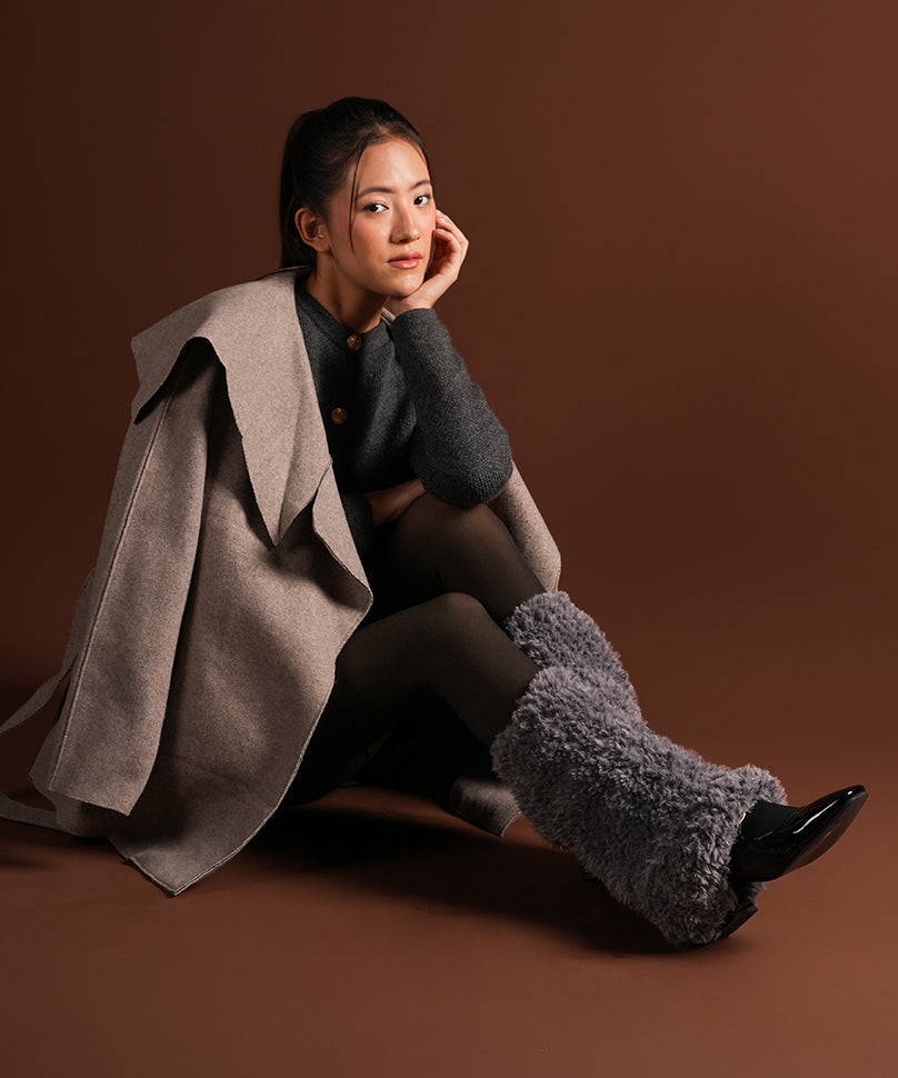 Plush Ribbed Leg Warmers – Grey | Soft Texture, Modern Winter