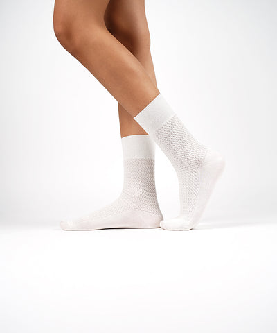 Knotty - White