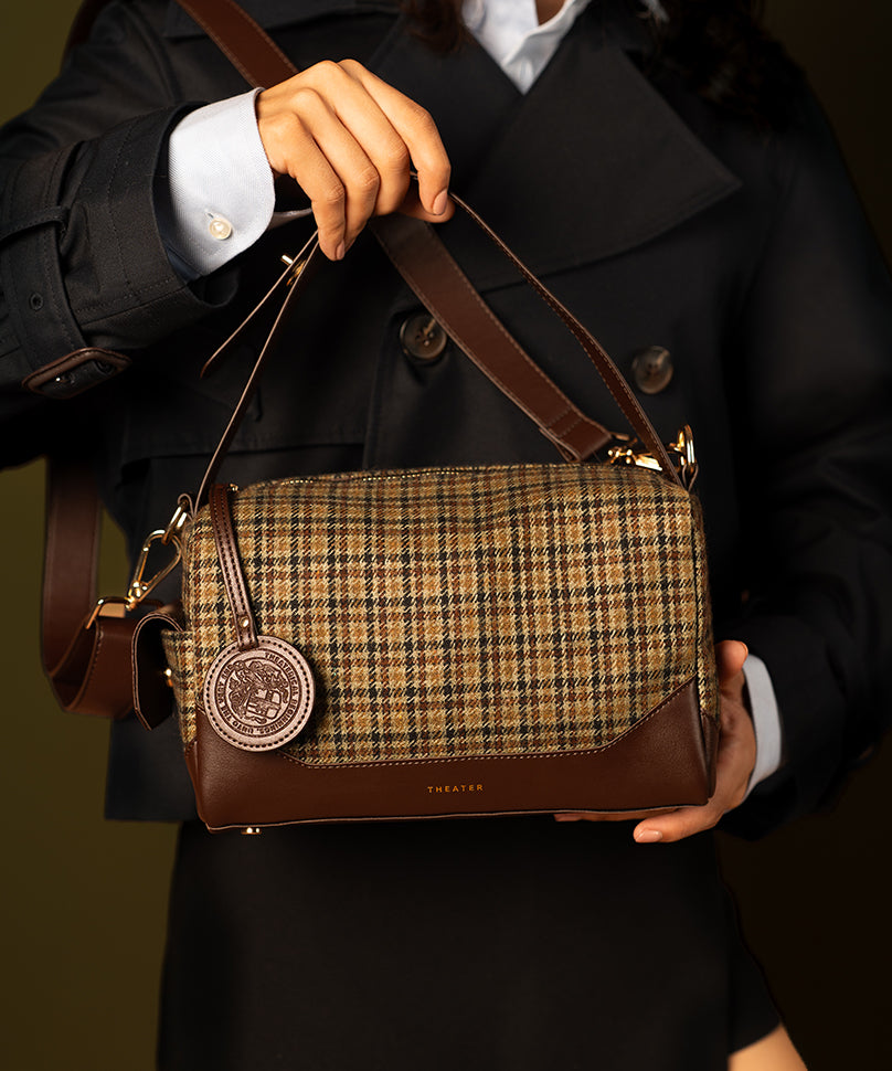 Bonbon Tweed by Theater - A Classic Crossbody Bag in Textured