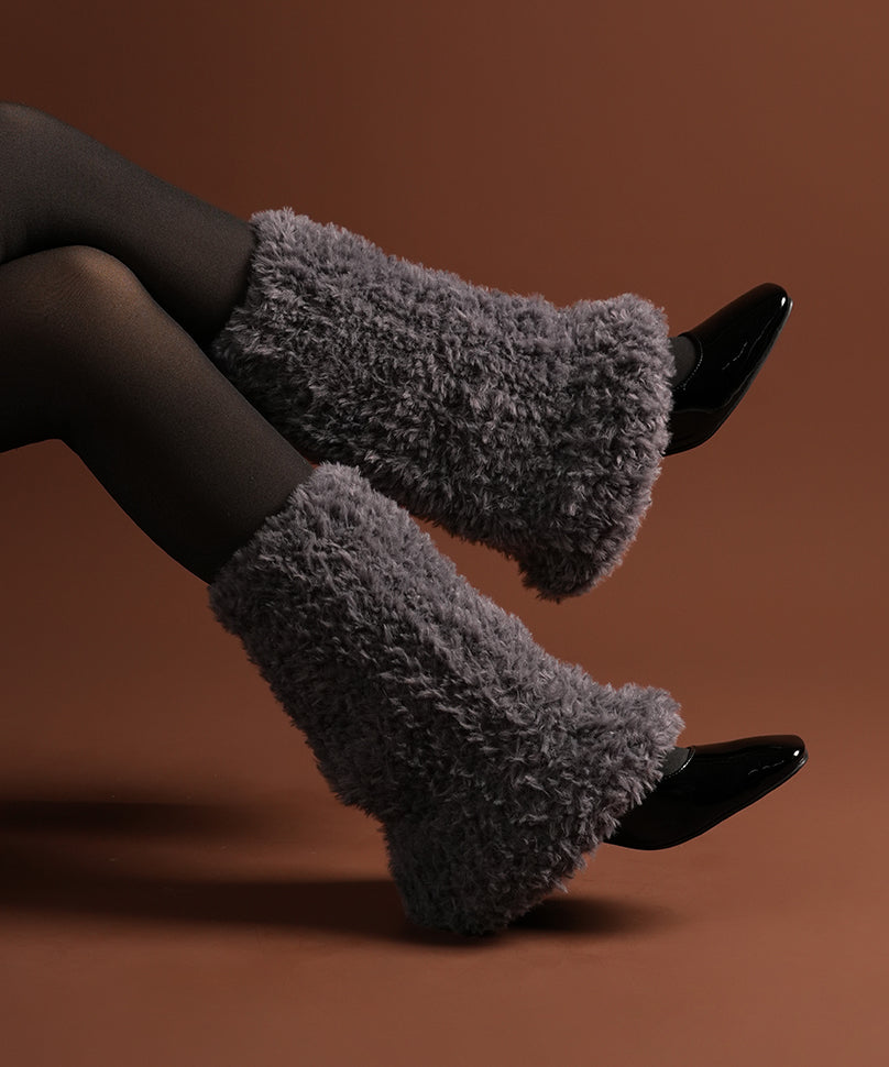 Plush Ribbed Leg Warmers – Grey | Soft Texture, Modern Winter