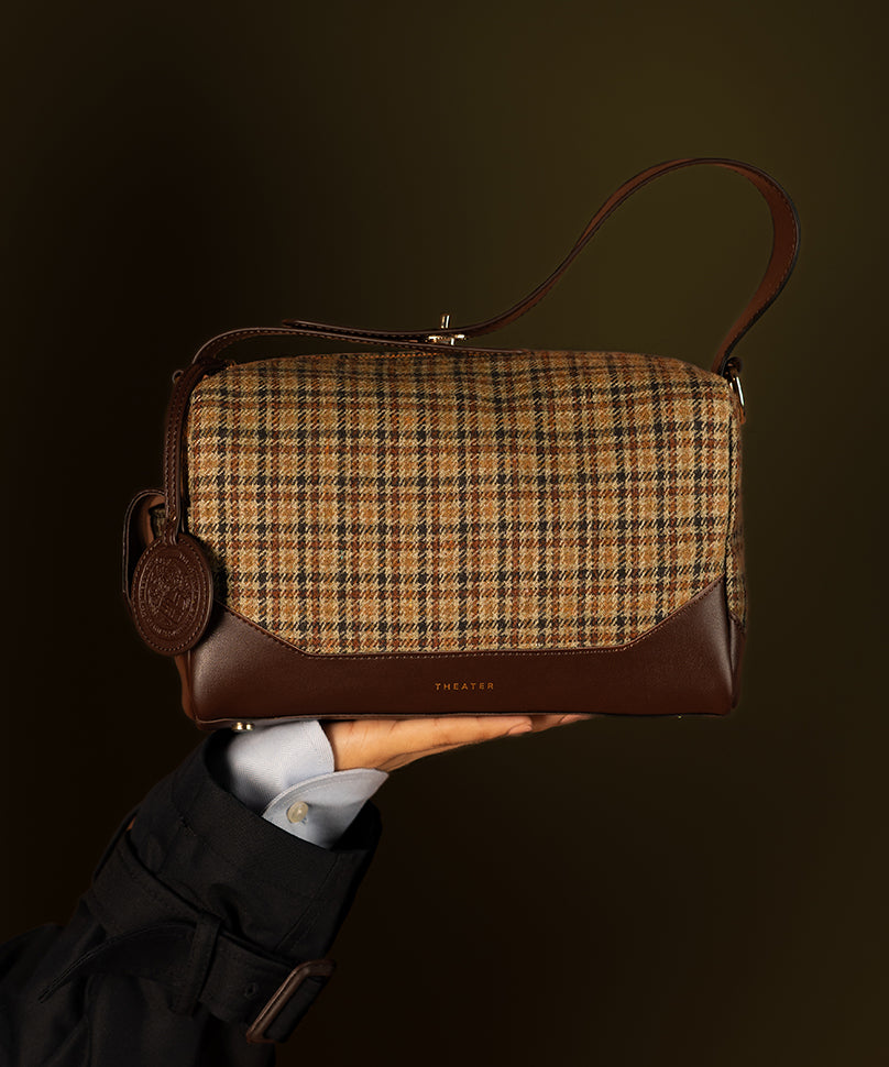 Bonbon Tweed by Theater - A Classic Crossbody Bag in Textured