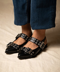 Paramores Black