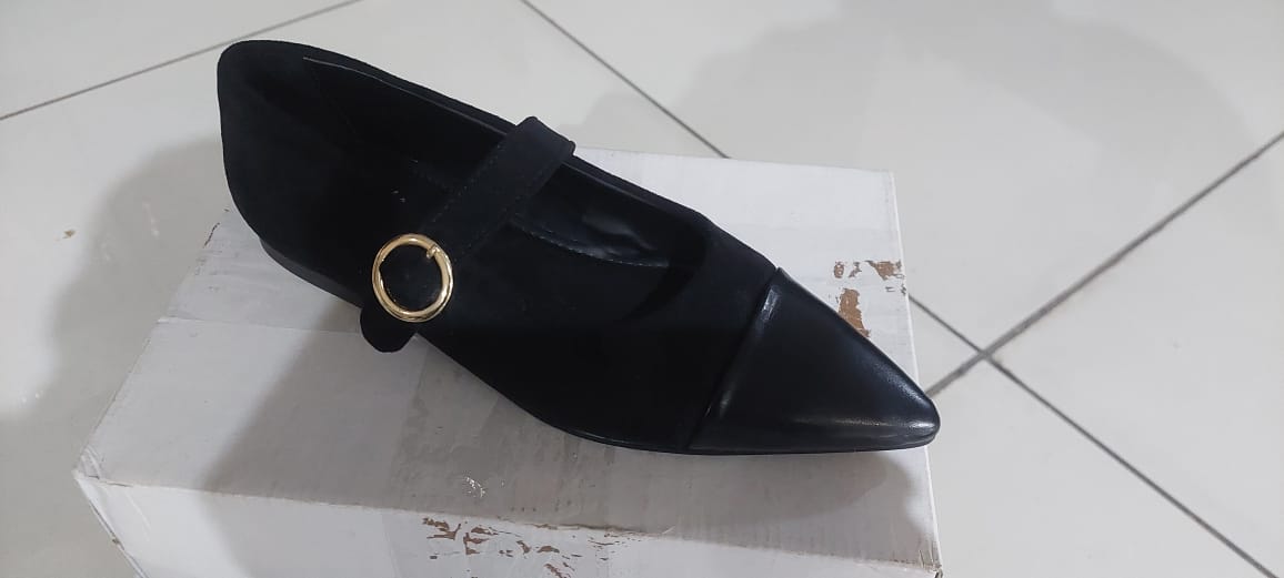 Hepburns Black
