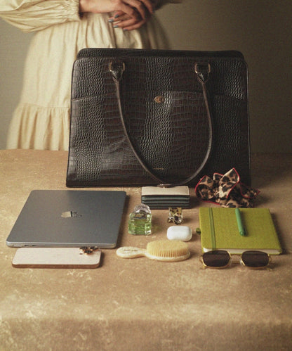 Sr. Dr. Grief Croco Brown