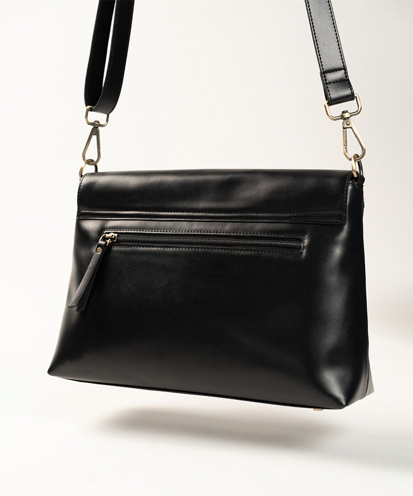 Theater Bookmark - Sleek Everyday Black Shoulder Bag for Women